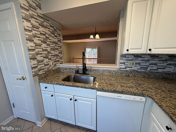 5th image of 993 Joshua Tree Ct