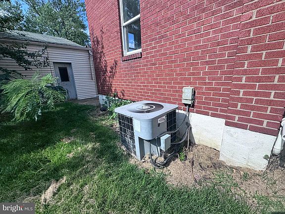 5th image of 1101 Chestnut St