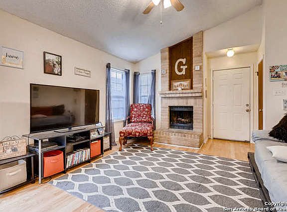 5th image of 340 Bentwood Dr