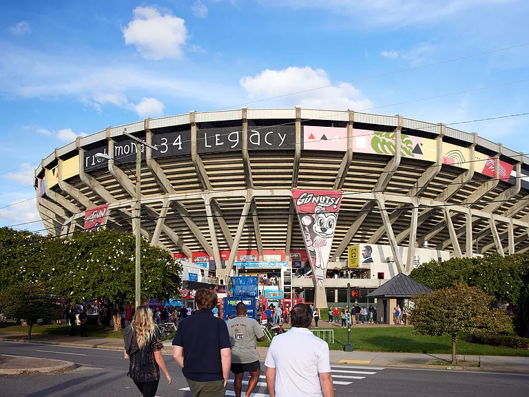 The Diamond Baseball Stadium - Less than a Mile from NOVEL