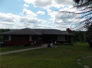 689 Amity Ridge Rd, Amity, PA 15311