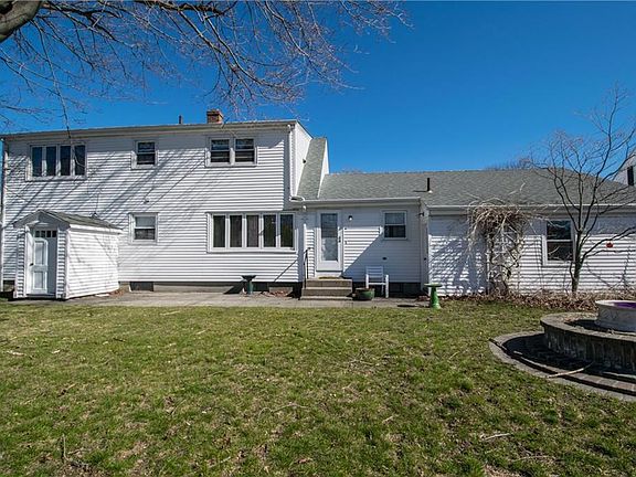5th image of 61 Vineyard Ave