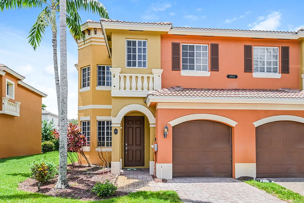 4 bed, 2.5 bath, 1767 sqft, $2,360 — Photo 1