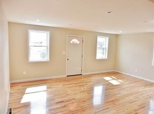 3rd image of 59 Churchill Ave