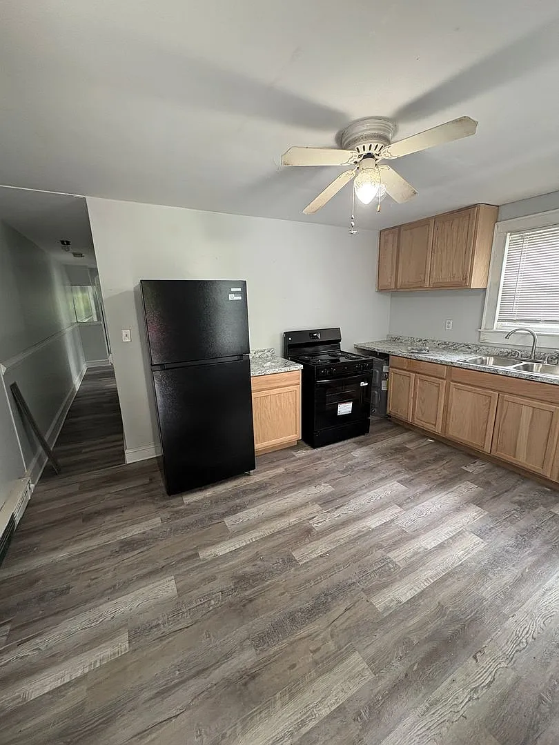 Cozy Downstairs Unit — Photo 4