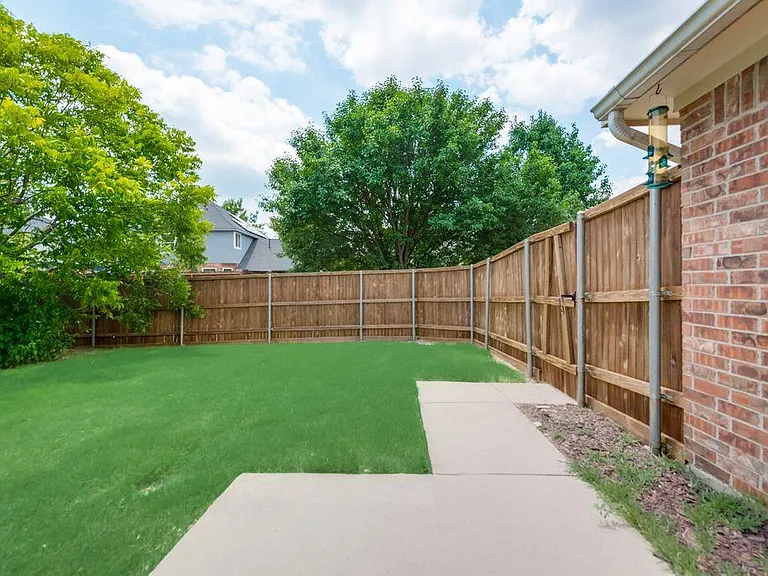 10717 Pineview Ln — Photo 26