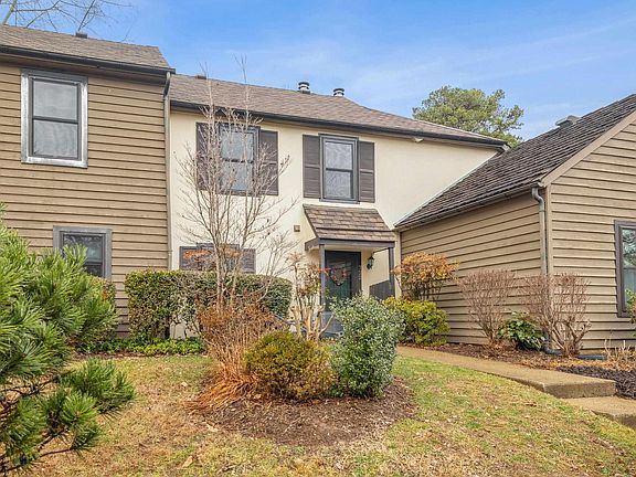 3rd image of 722 Exton Ct
