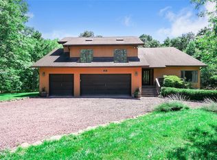 28 Bellhaven Rd, Bellport, NY 11713