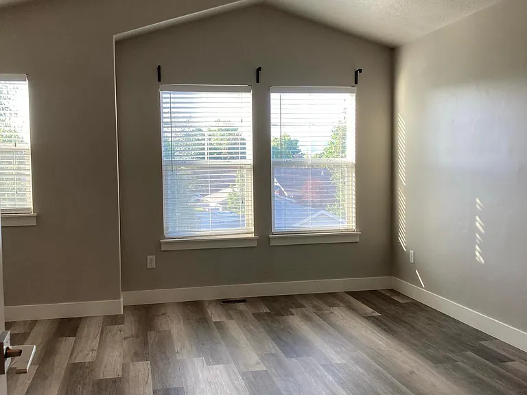 446 E Windy Garden Ln — Photo 13