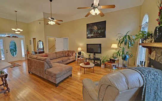 2nd image of 234 Lakeland Dr