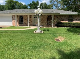 648 Victor Dr, Port Neches, TX 77651