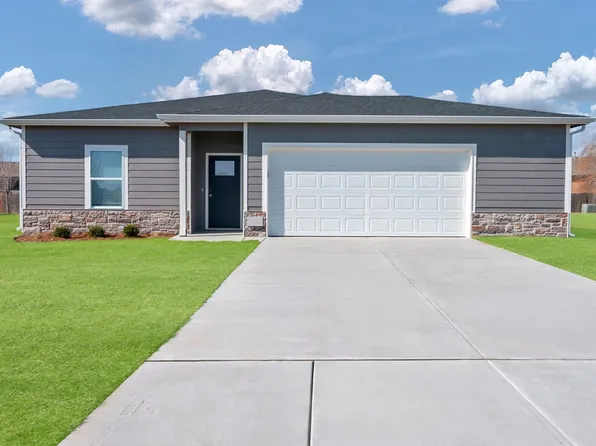 330 S Gatewood St, Valley Center, KS 67147