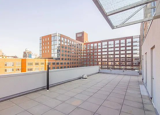 Rented by SR8 REALTY LLC | media 19