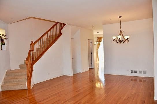 5th image of 444 Bradbury Ln
