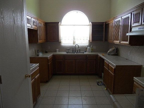 4th image of 2011 Baylor Ave