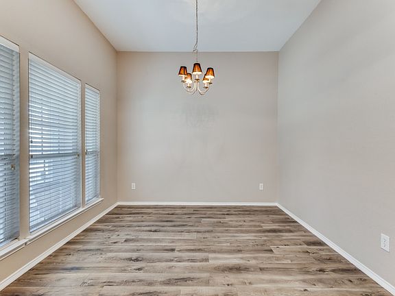 5th image of 9732 Old Field Dr