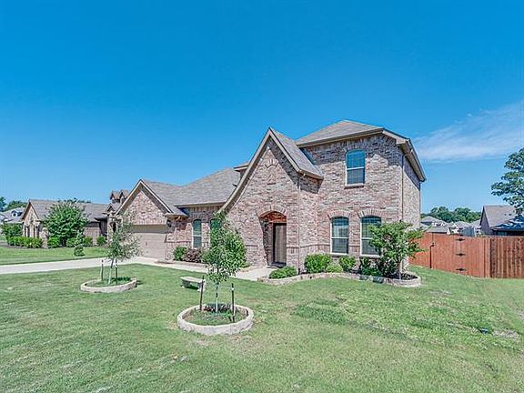 4th image of 3704 Cecelia Ln
