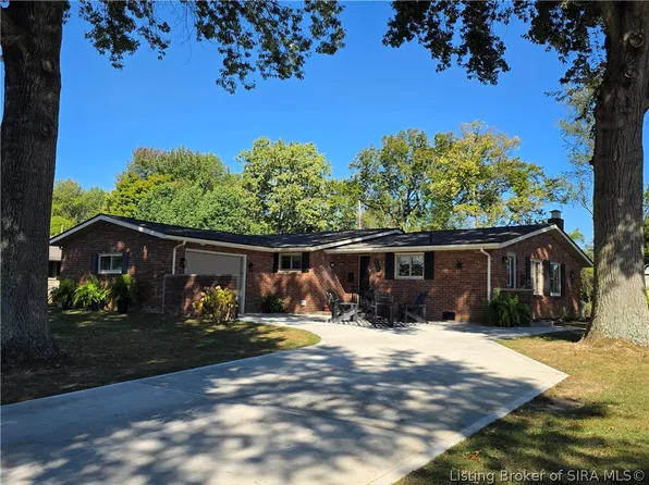208 WILDWOOD Drive, Madison, IN 47250
