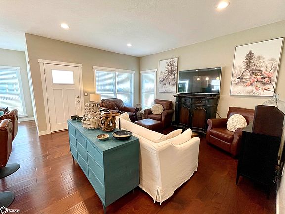 5th image of 3 Garden Cottage Ln