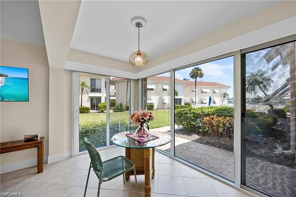 2 bed, 2.0 bath, 1300 sqft, $8,000 — Photo 4