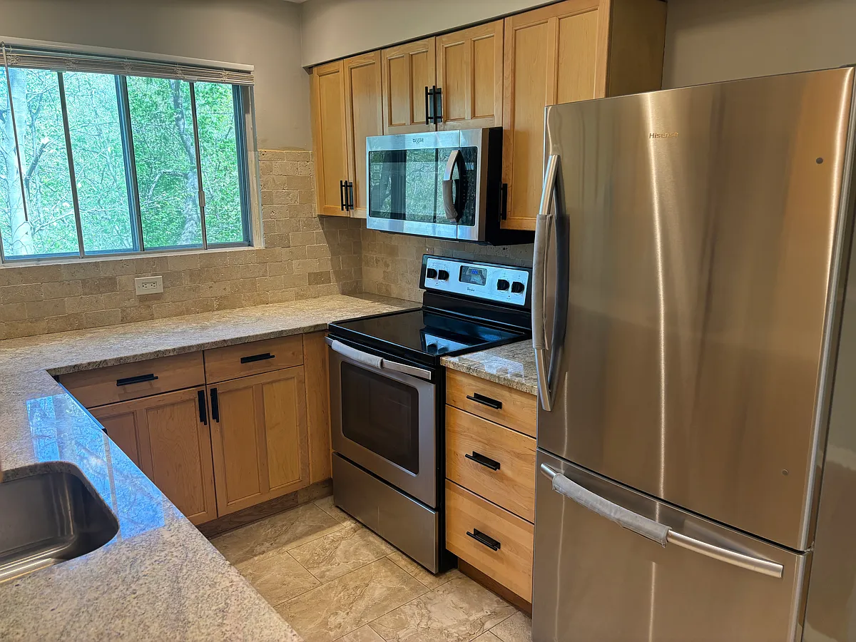 Building Photo - 183 Kennedy Dr #183