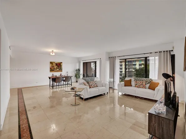 1800 NE 114th St APT 411, Miami, FL 33181