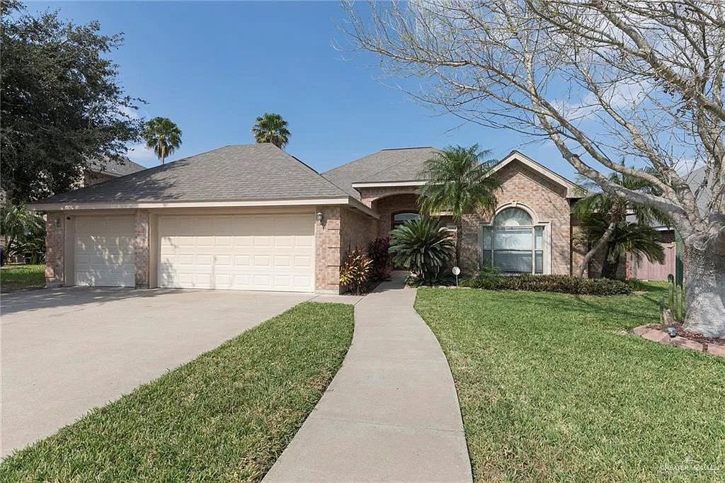 3 bed, 2.0 bath, 1823 sqft, $2,300 — Photo 1