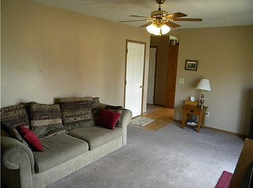 3rd image of 3410 Redbud Dr