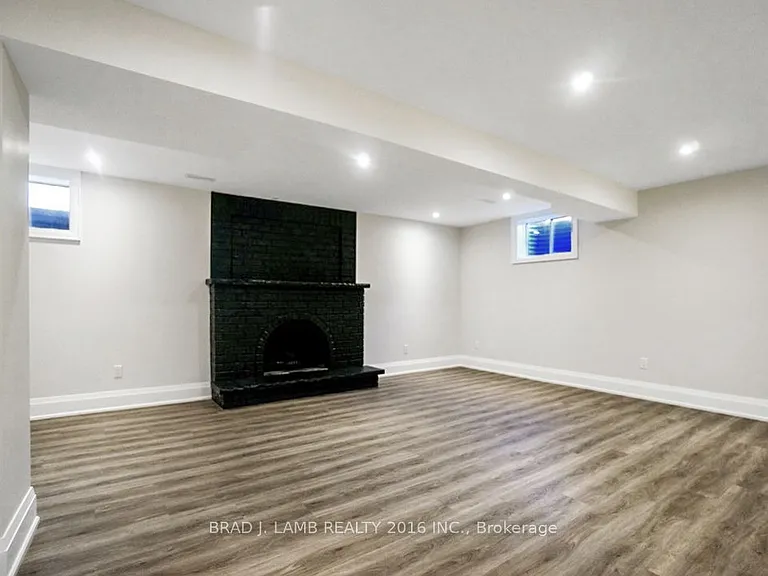 62 Royal Garden Blvd #BASEMENT — Photo 4