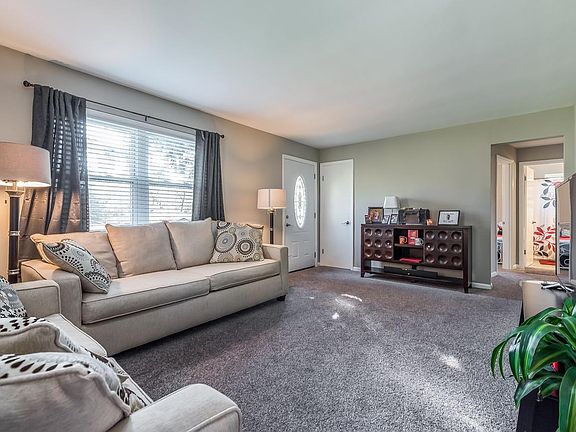 4th image of 9907 Skyridge Dr