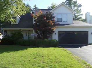 411 Regent Ct, Lindenhurst, IL 60046