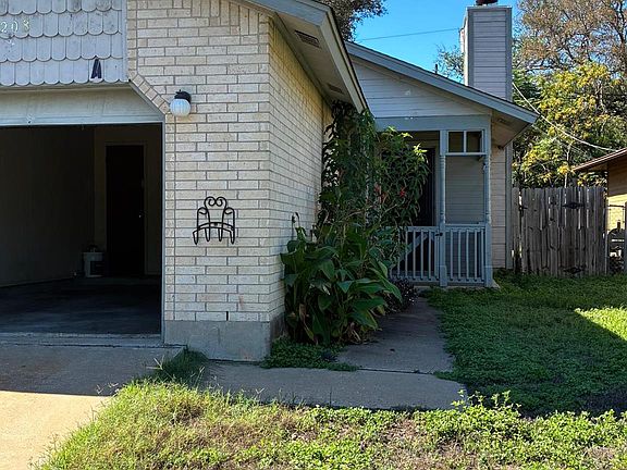 2nd image of 7208 Lilac Ln #A