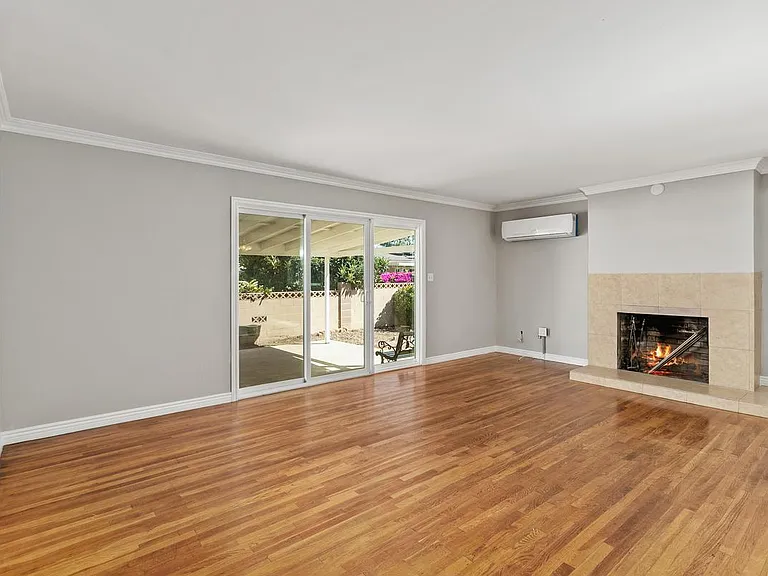 4060 Armstrong St — Photo 2
