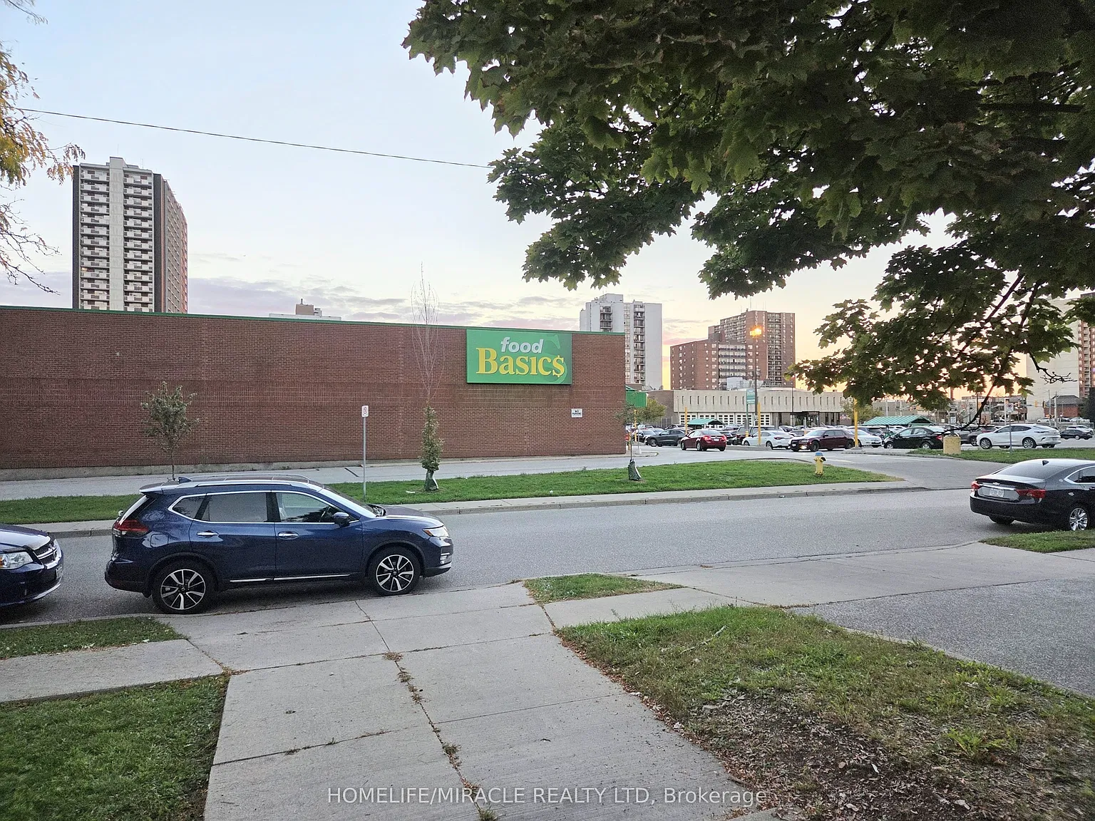 3 bed, $1,900 — Photo 4