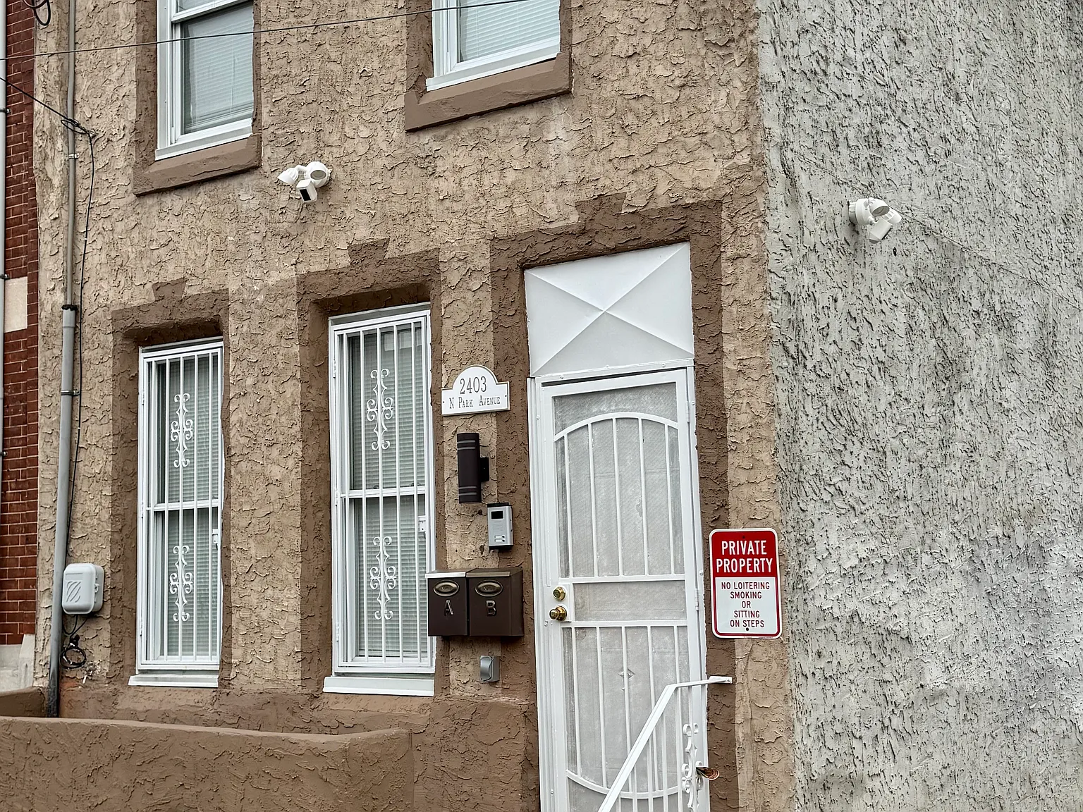 2403 N Park Ave — Photo 4