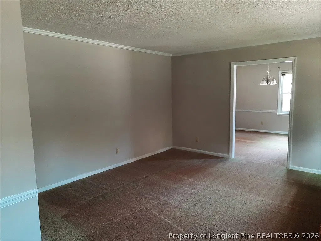 3 bed, 2.0 bath, 1647 sqft, $1,600 — Photo 3