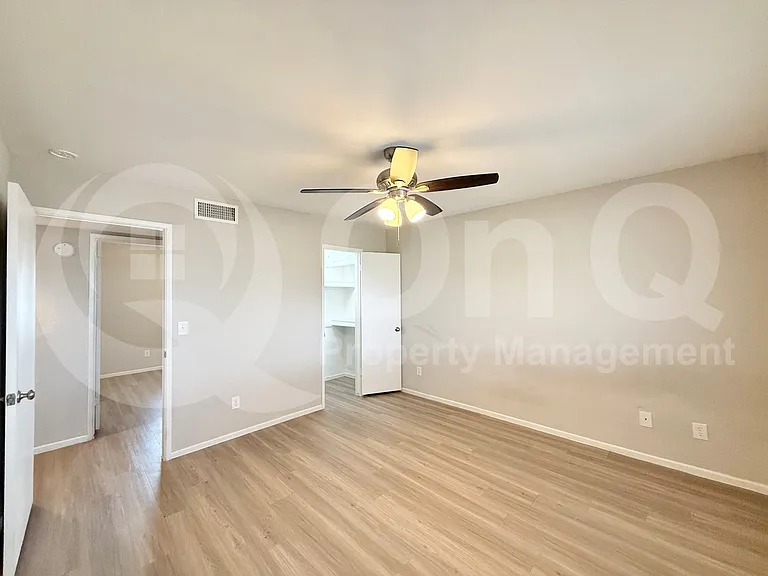 329 N 69th Ave — Photo 10
