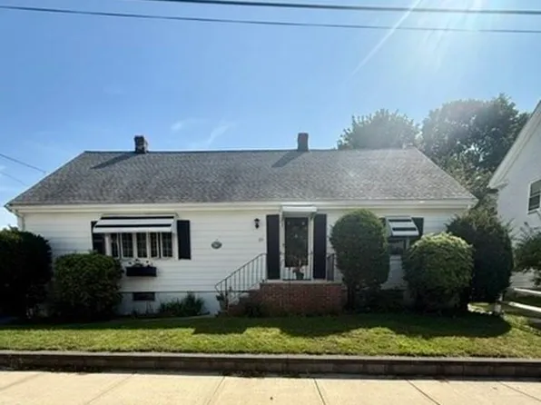 21 Pratt St #21, Melrose, MA 02176