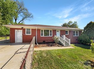 2220 Sunset Dr, Gastonia, NC 28054