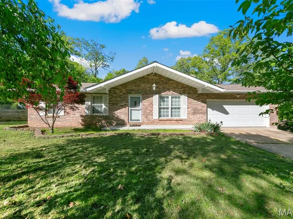 5418 Oakcrest Dr, Imperial, MO 63052