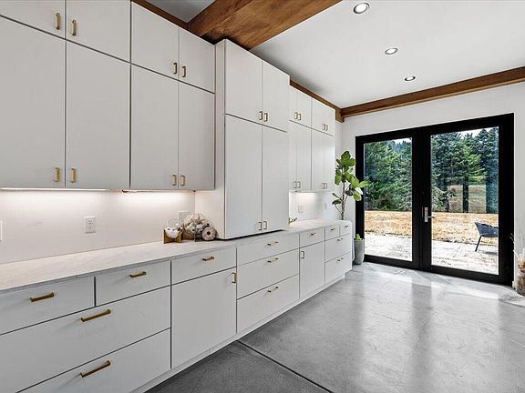 24th image of this home