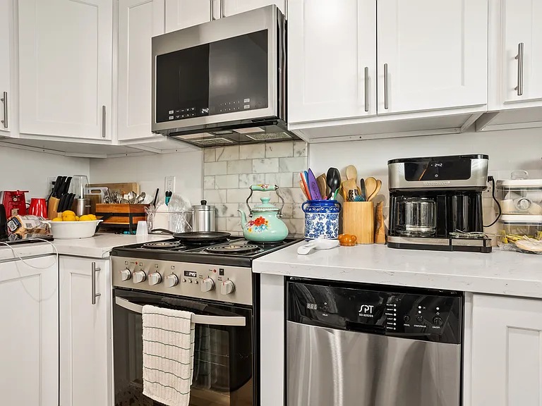 1422 N San Antonio Ave #B — Photo 12