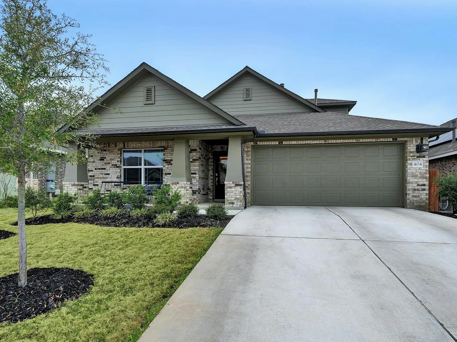 5 bed, 4.0 bath, 2404 sqft, $3,100 — Photo 1
