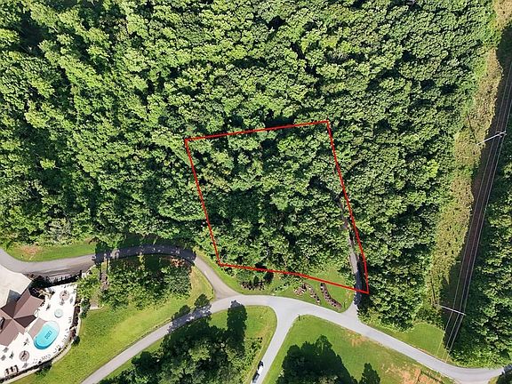 5th image of 100 Valley Crest Dr