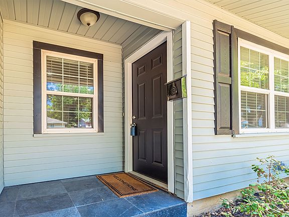5th image of 12156 Dandridge Dr