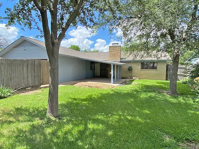 1818 Mission Dr — Photo 2