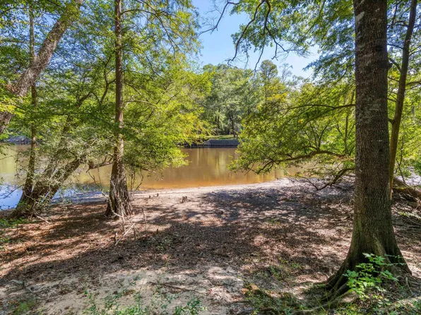 139 Badger Ln, Round O, SC 29474