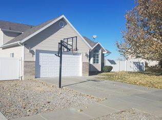5673 S 4650 W, Hooper, UT 84315