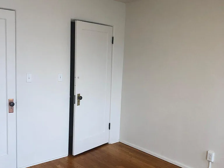349 N Wycoff Ave #2 — Photo 6