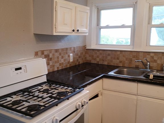 3rd image of 108 Putnam Pike APT 2
